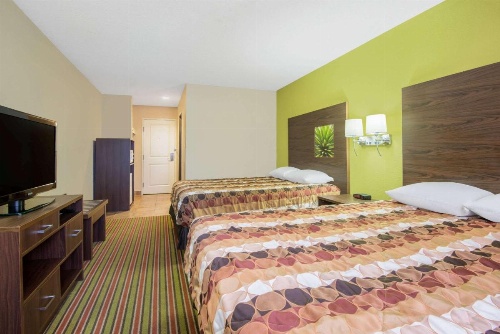 Super 8 by Wyndham Portales image 20